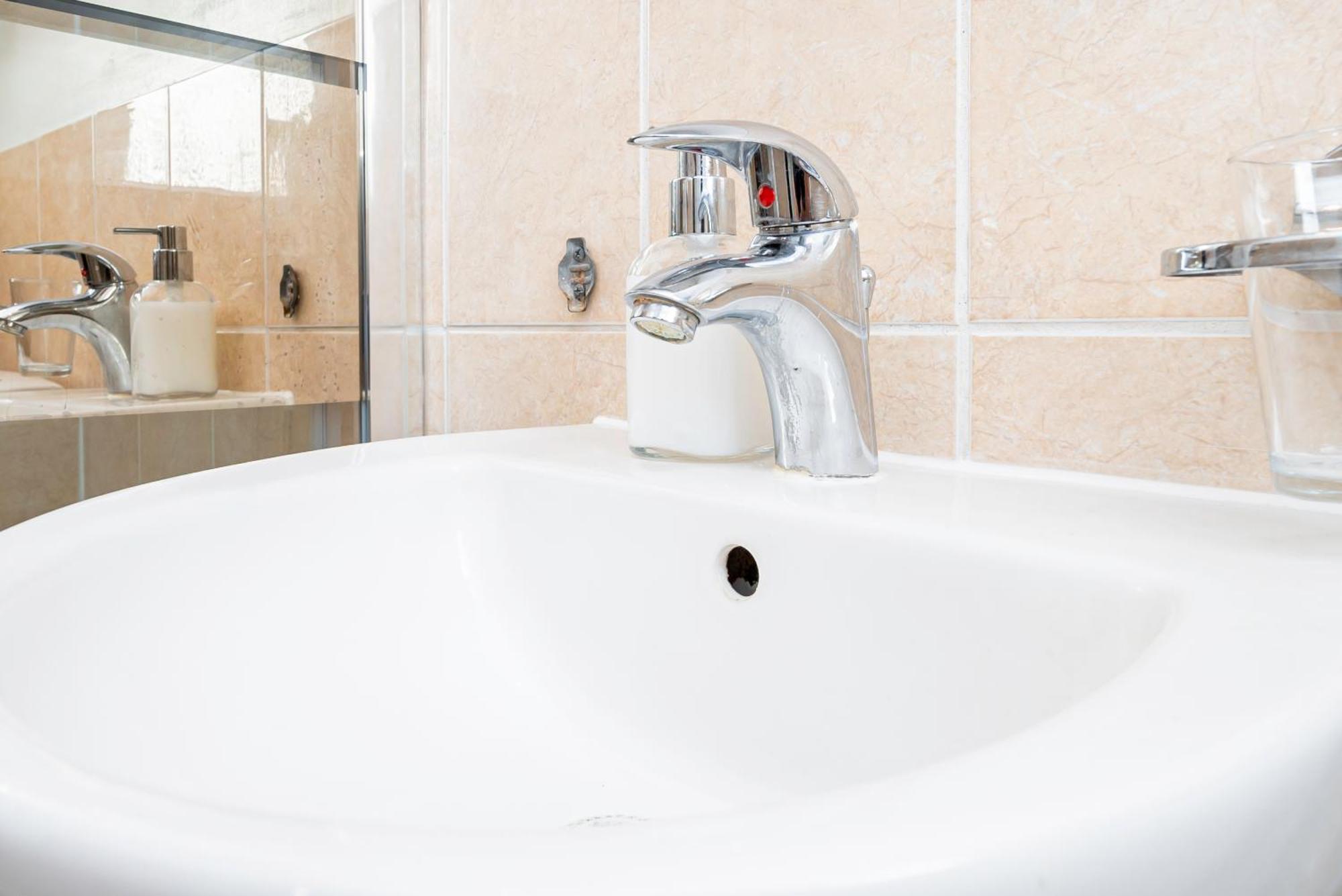 Earley Luxury Ensuite Room With Private Entrance Reading Exterior foto
