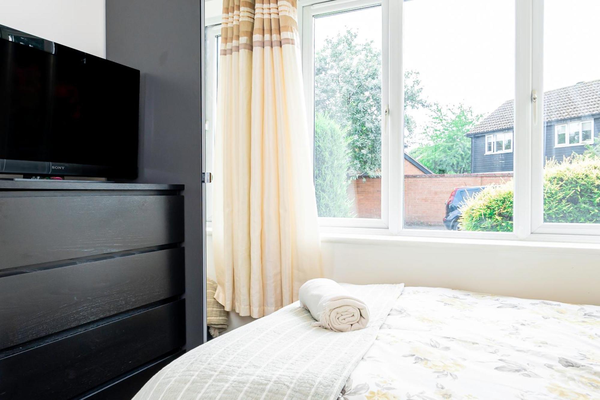 Earley Luxury Ensuite Room With Private Entrance Reading Exterior foto