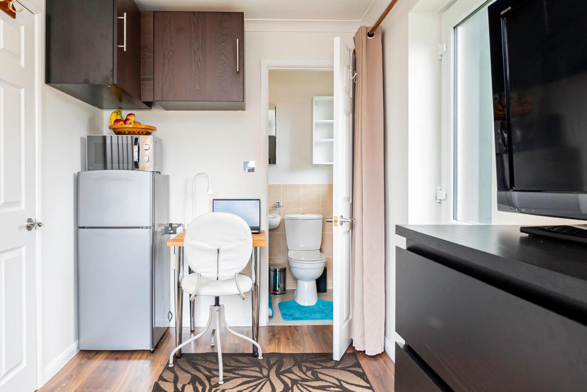 Earley Luxury Ensuite Room With Private Entrance Reading Exterior foto